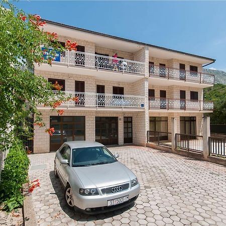 Apartments Ricina Dugi Rat Exterior photo