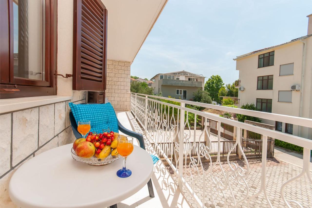 Apartments Ricina Dugi Rat Exterior photo