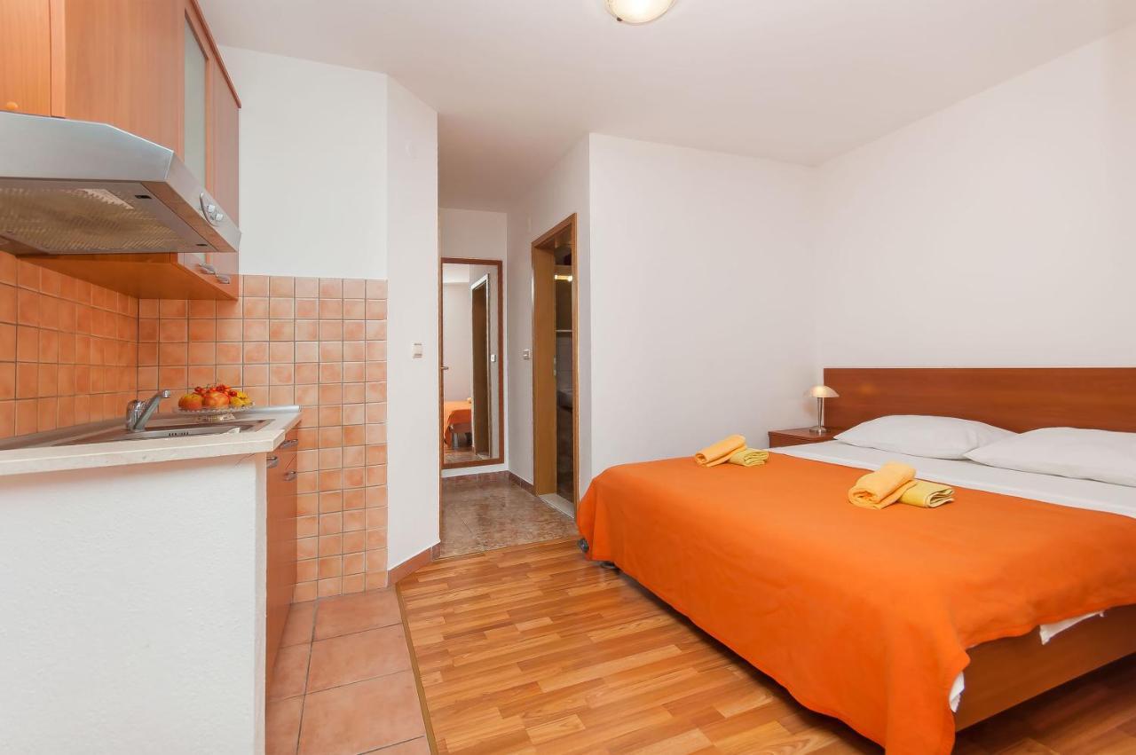 Apartments Ricina Dugi Rat Exterior photo