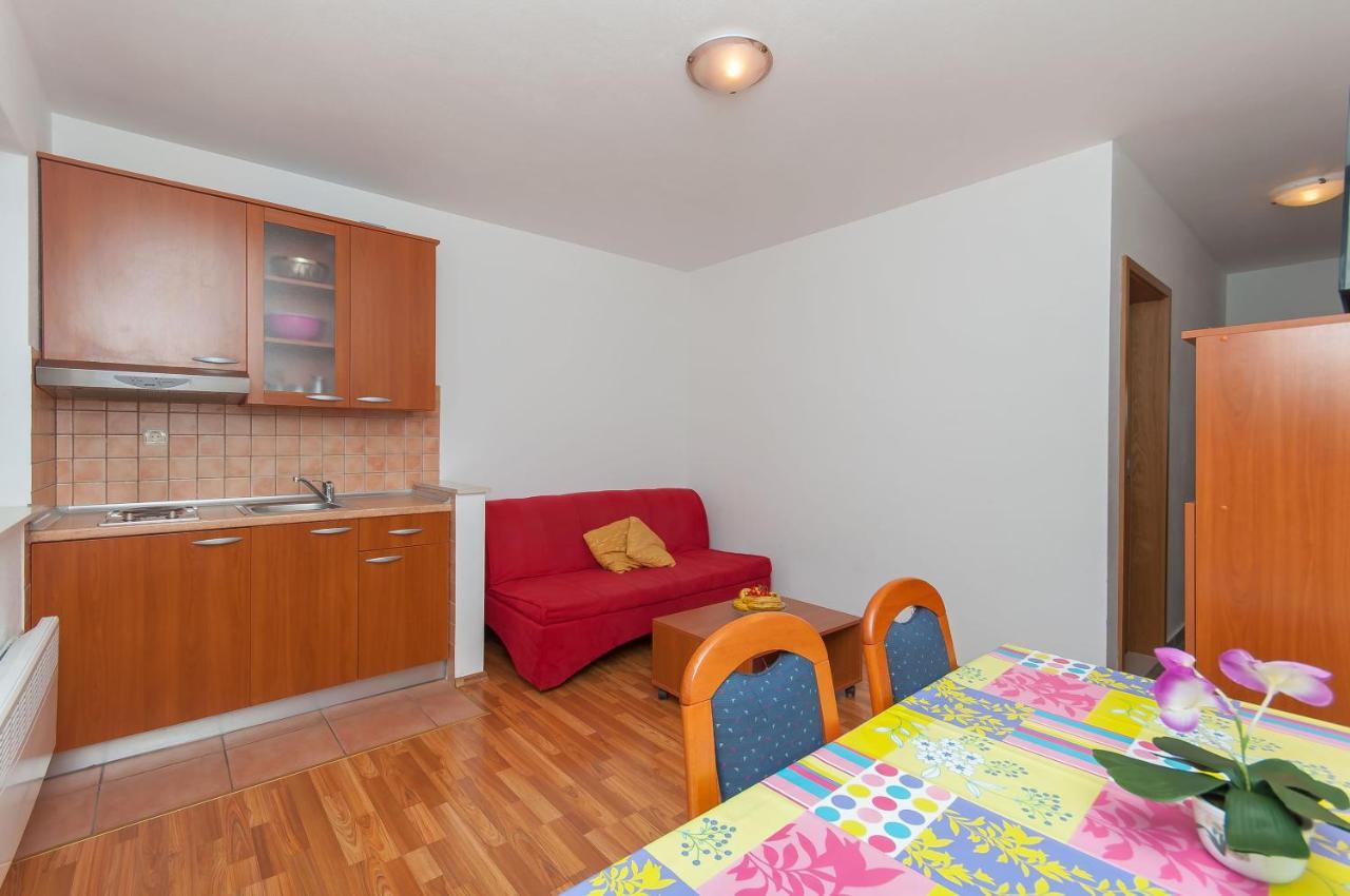 Apartments Ricina Dugi Rat Exterior photo